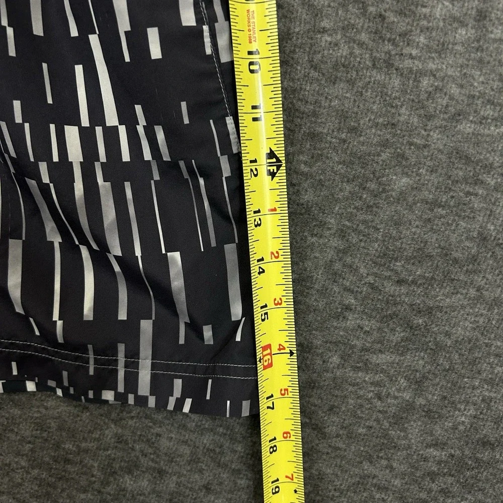 Under Armour Shorts Mens Large Geometric Gray Heatgear Gym Workout Lined 7" READ - Picture 14 of 16